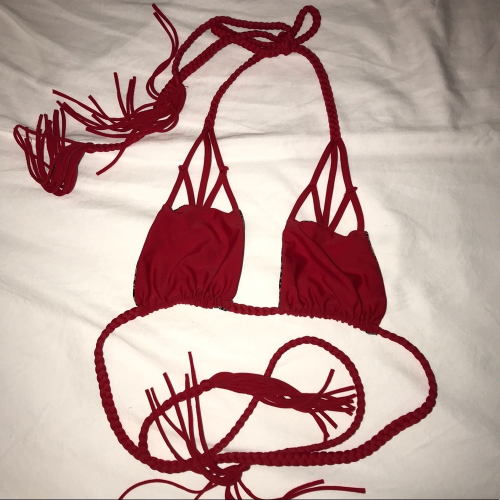 **RARE** Acacia Haena Top in red